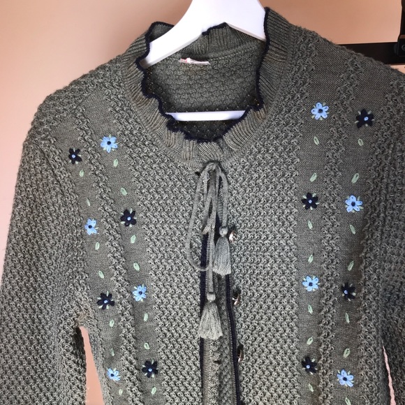 KNIT FLOWER CARDIGAN - Picture 3 of 9